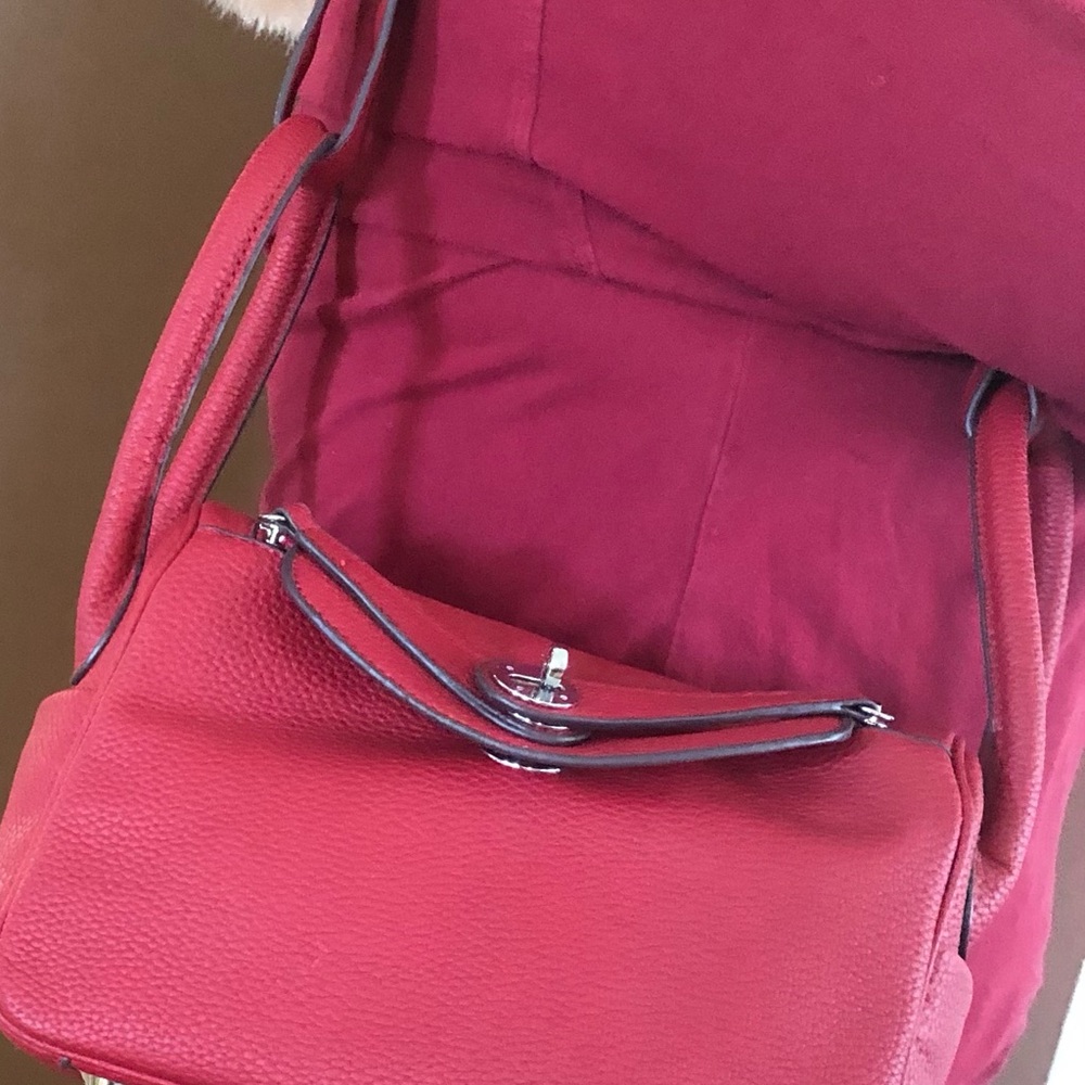 Red Women's Crossbody Bag - Sleek Pebbled Leather Style - Picture 9 of 10